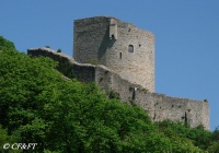 www.chateauxfaure-et-faureteresses.com_roche-guyon(la)_donjon_02.jpg