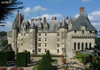 www.chateauxfaure-et-faureteresses.com_20_langeais_indre-et-loire.jpg