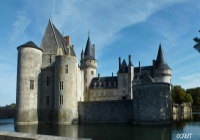 www.chateauxfaure-et-faureteresses.com_sully-sur-loire_06.jpg